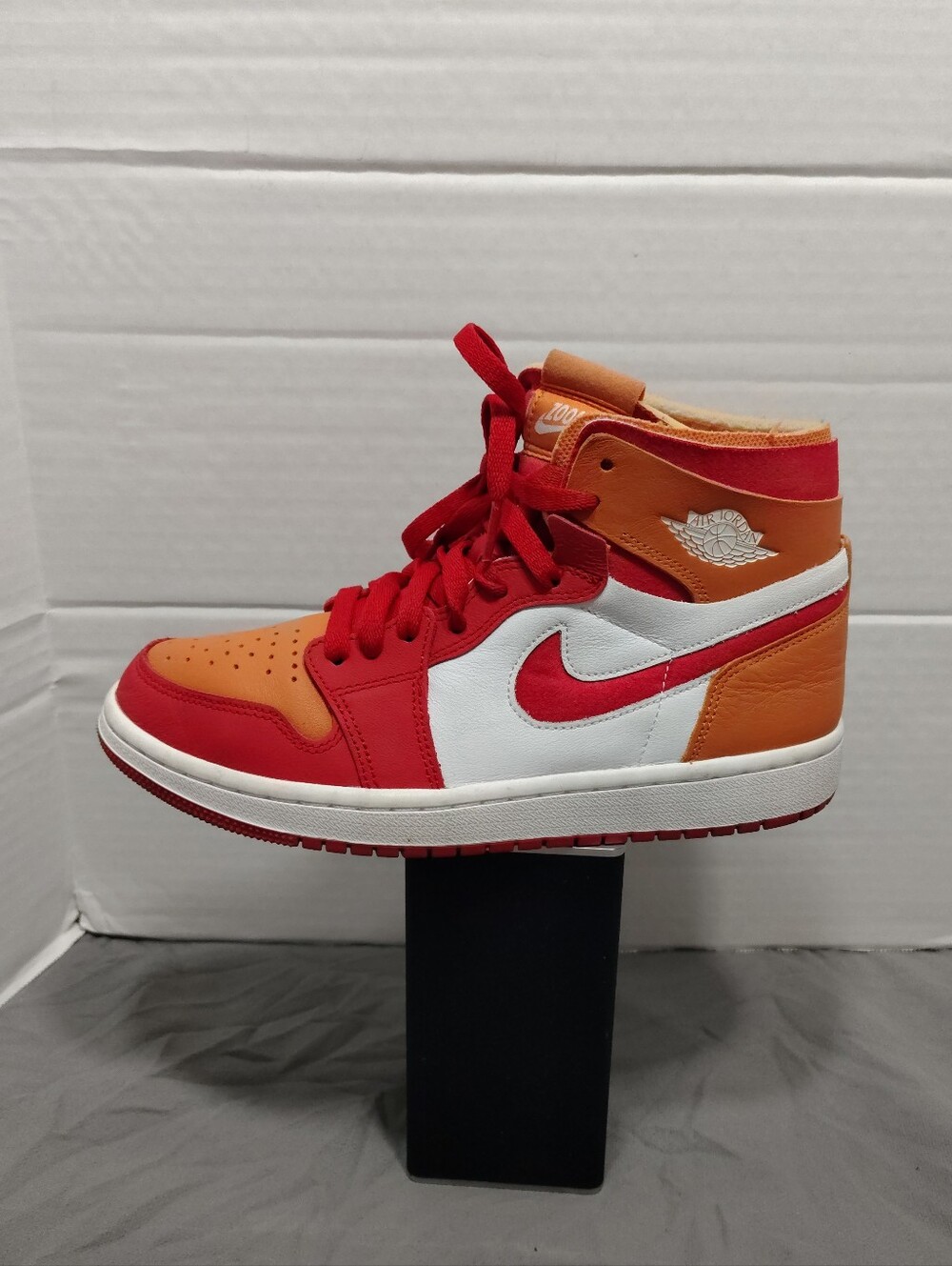 Air Jordan 1 Mid High Zoom Air, Women # 8 US, CMFT Fire Red Hot Curry - Picture 8 of 10